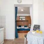 Magnolia Center 2 Makarska