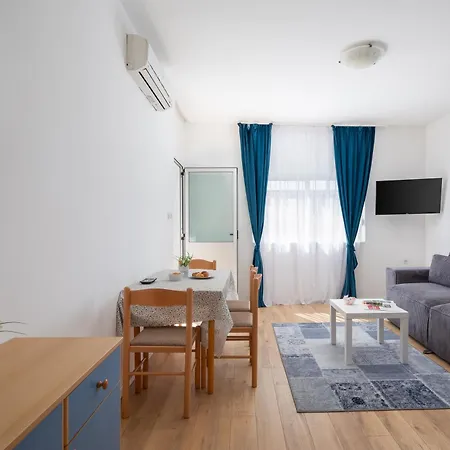 Magnolia Center 2 Apartman Makarska