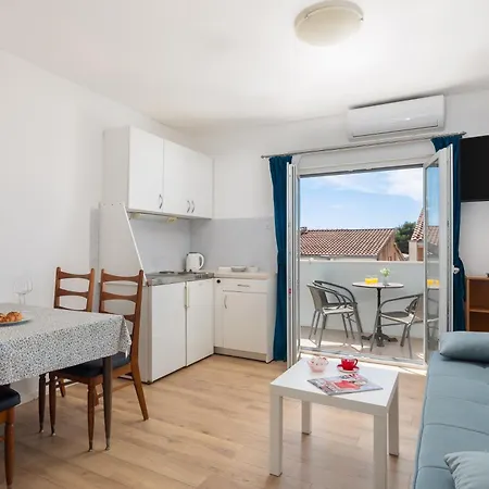 Magnolia Center 2 Apartman Makarska