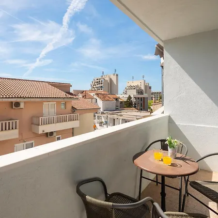 Magnolia Center 2 Макарска