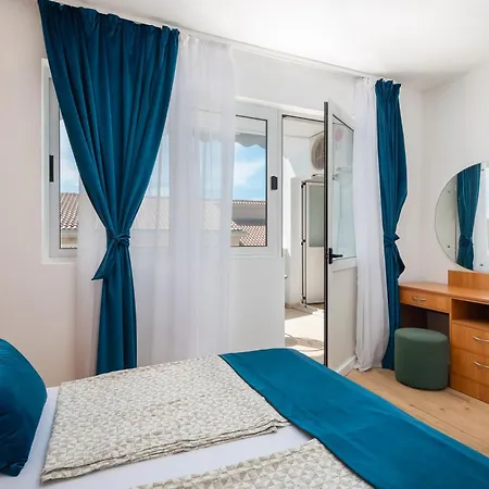 Magnolia Center 2 * Makarska