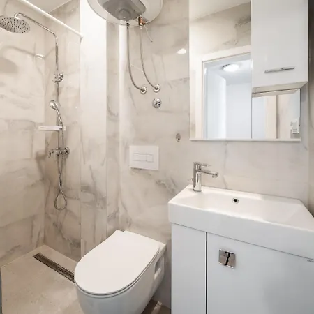 Magnolia Center 2 Макарска