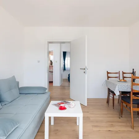 Magnolia Center 2 Макарска